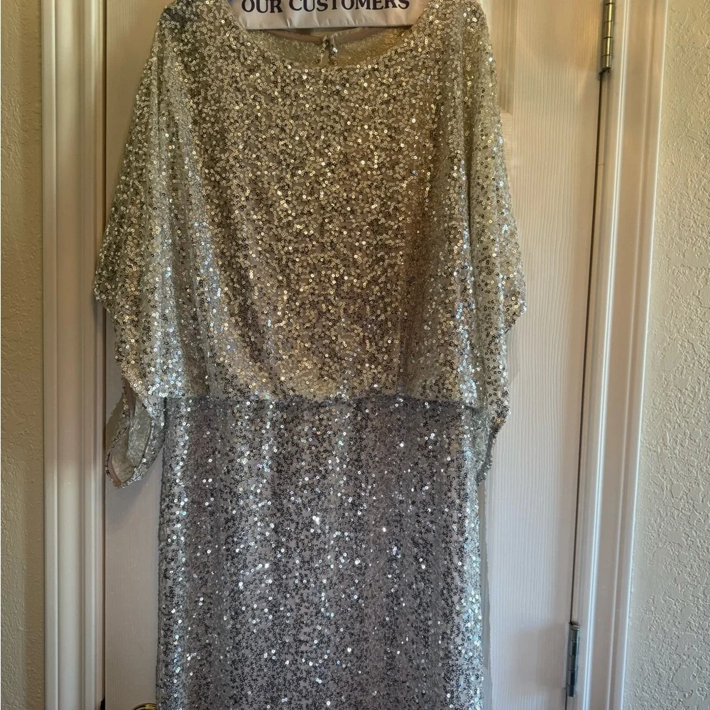 Jessica Howard Gold Sequin Dress - Picture 3 of 4